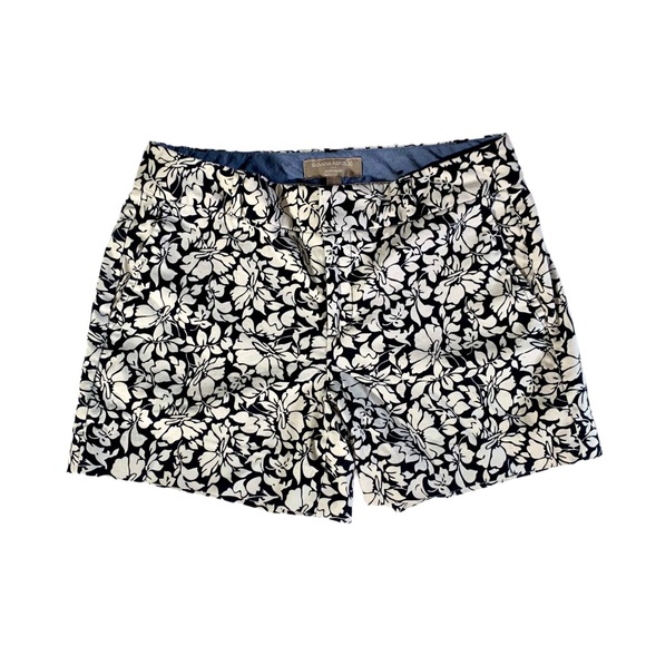 Banana Republic Pants - Banana Republic "Hampton Fit" Floral Shorts